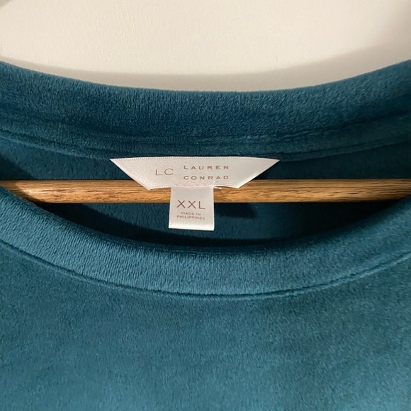 Lauren Conrad - Teal Ruffle Sleeve Sweater - Picture 7 of 8